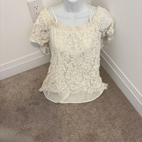 Vintage 1990’s Ivory Lace Women's off shoulder Top - Picture 2 of 12